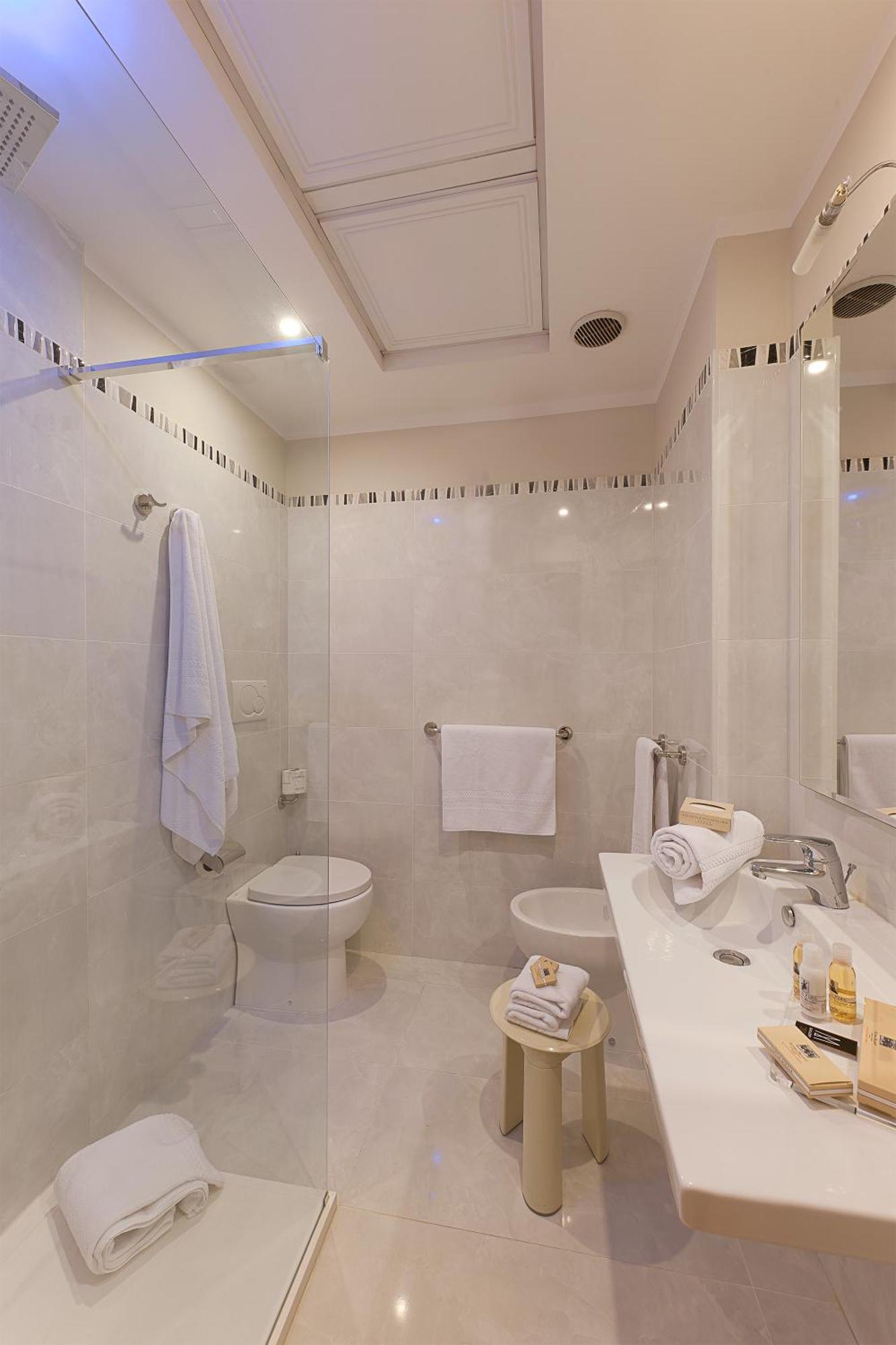 Single Room,1433252161:JPEG